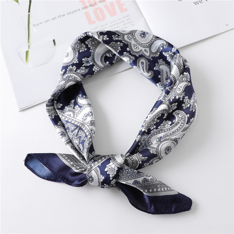 Face Scarf Mask - 60 cm luxuriöses quadratisches Seidentuch für